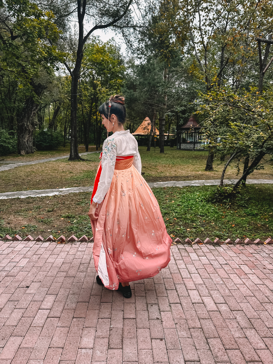 Традиционный китайский костюм ханьфу