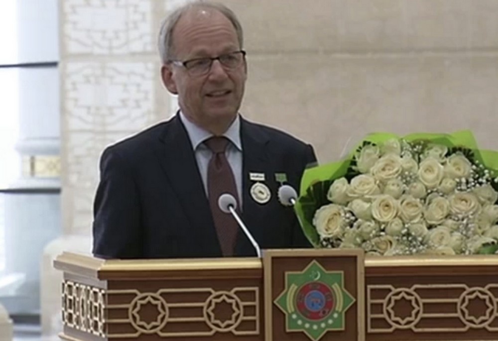 Врач из Германии Клаус Пархофер