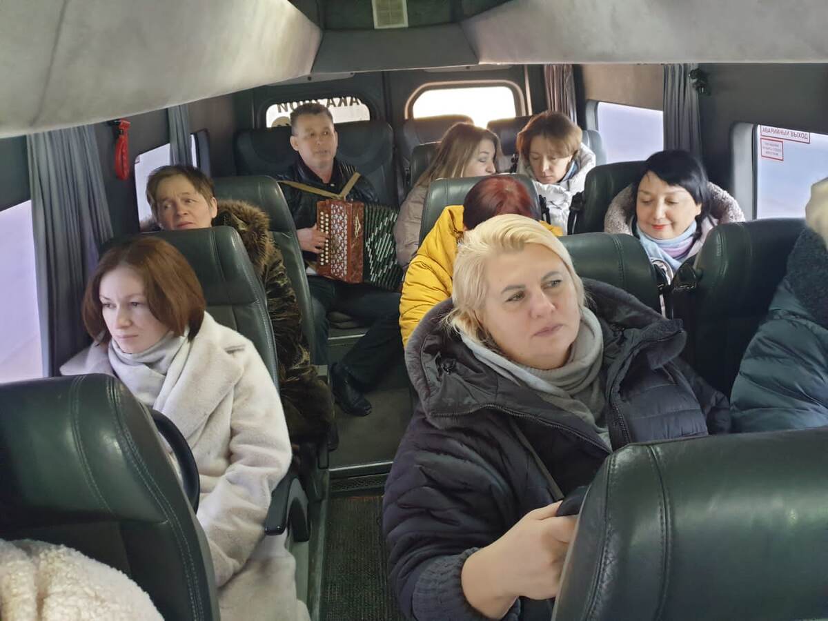 Мы с коллегами поехали на экскурсию