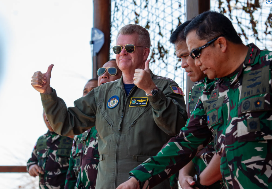 Папаро любит делать громкие заявления. Некоторые из них имеют информационную ценность. АР