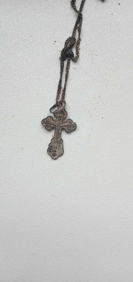 Крестик мужа заказчицы.