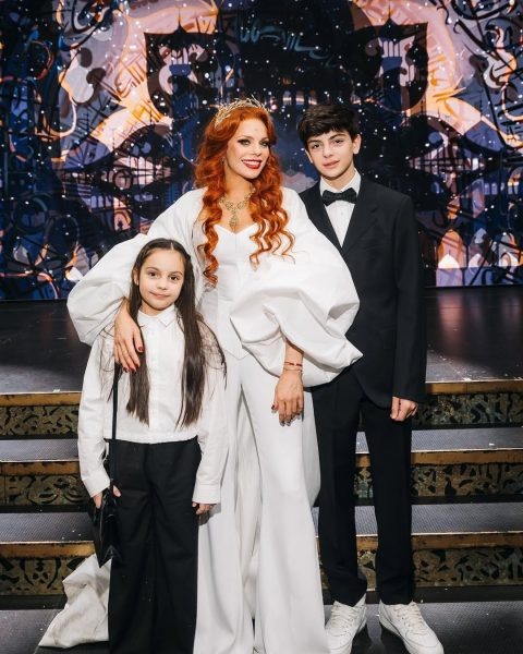    Анастасия Стоцкая с детьми, фото: КП