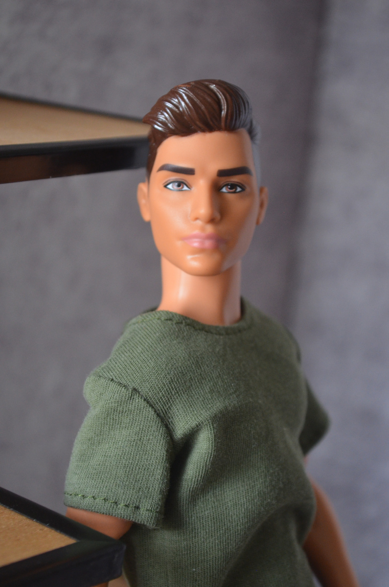 Кен футболист на теле Кена экстра флай