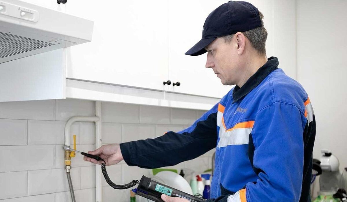     Сотрудник Мосгаза. Источник: mos.ru Автор фото: Пресс-служба Мэра и Правительства Москвы