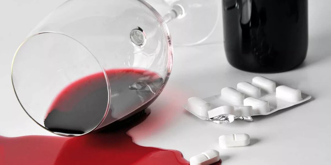 Алкоголь и лекарства: можно ли сочетать?