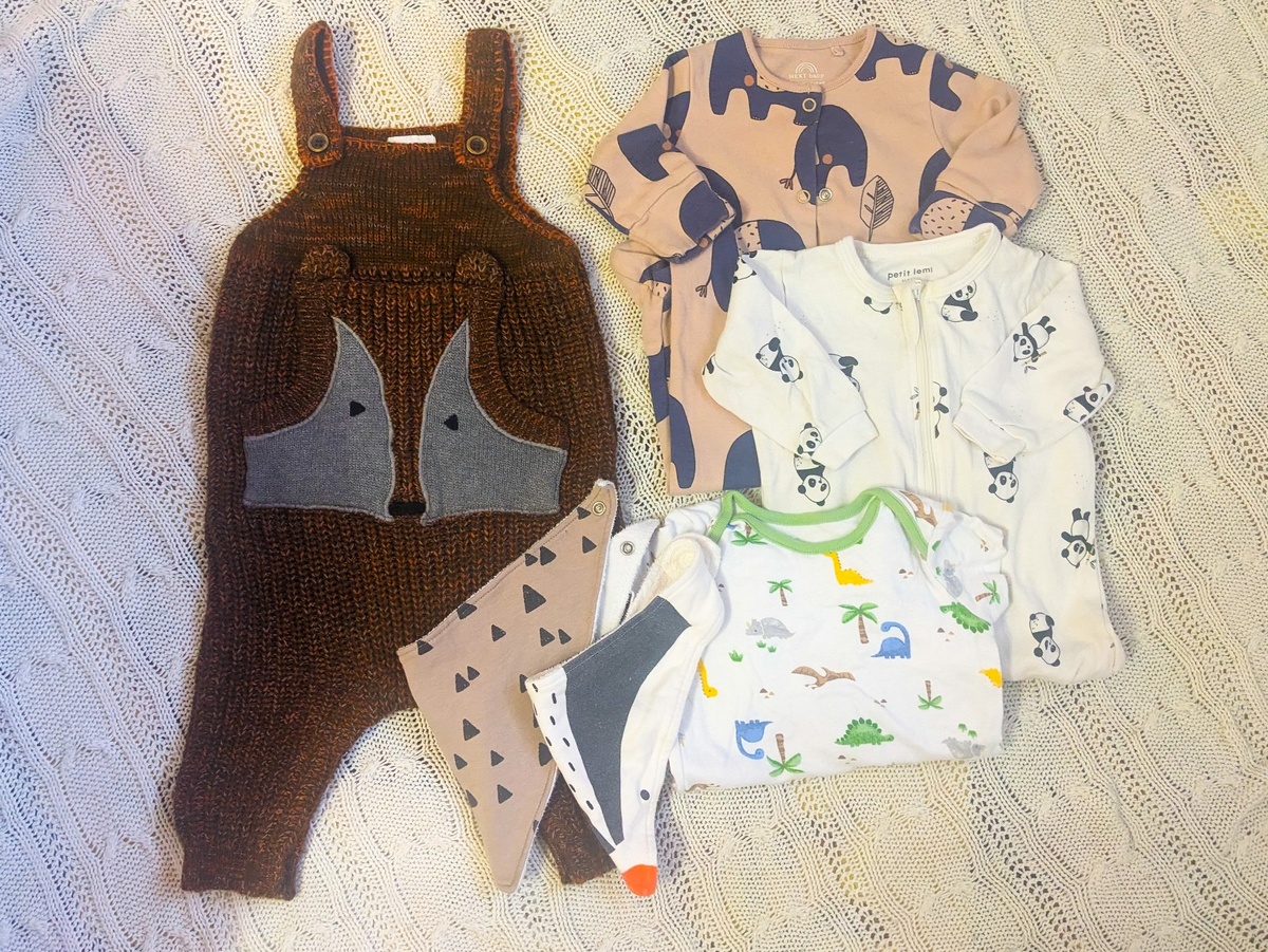 Набор вещичек для малыша 