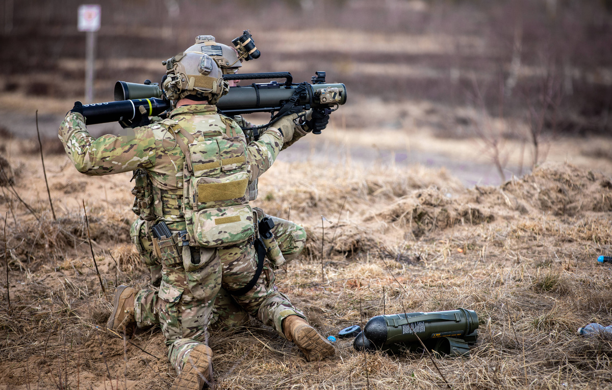    Гранатомет Carl-Gustaf M4  IMAGO/piemags via Reuters Connect