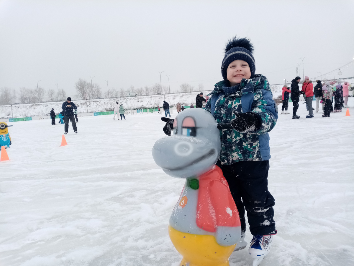 Виталя с бегемотом