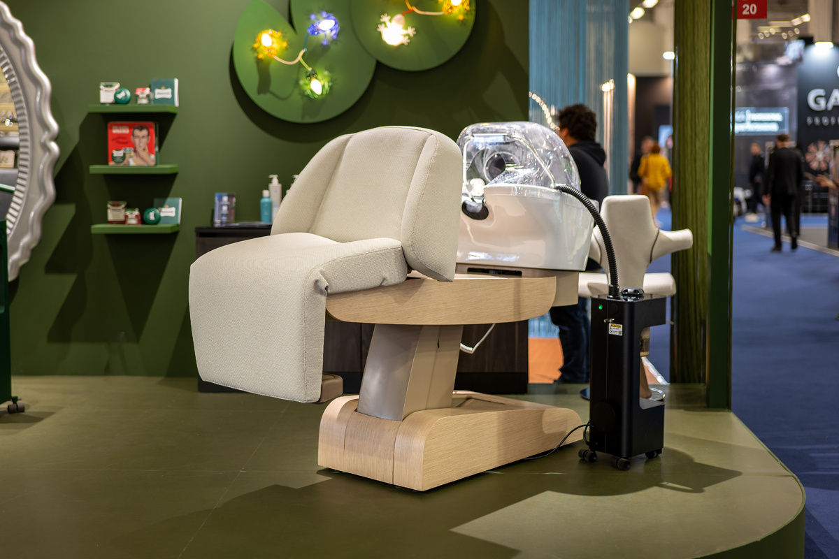 Парикмахерская мойка HEAVEN в положении сидя