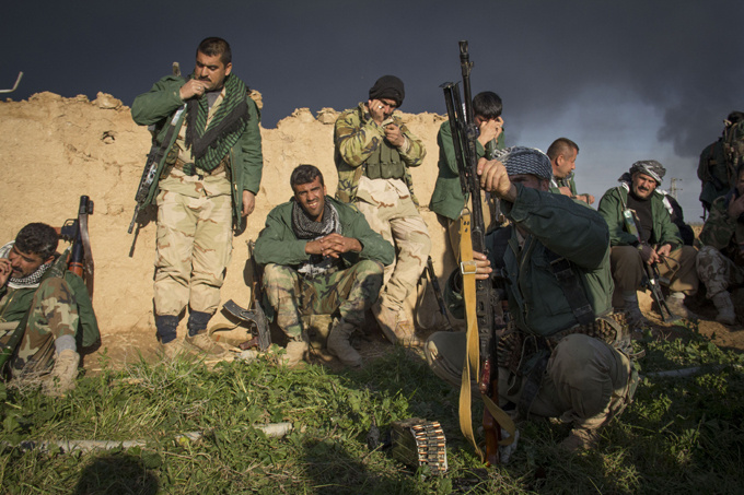    Курды имеют две армии: в Турции и Ираке. Каждая - численностью около 200 тыс. бойцов.