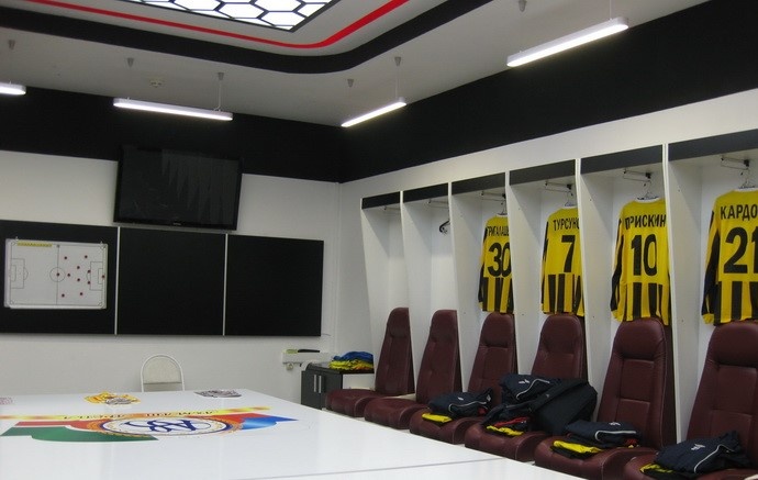 Раздевалка футбольной команды.