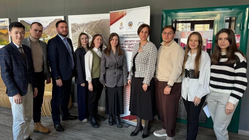     В Алтайском крае обсудили меры соцподдержки для семей с детьми. Источник фото сайт altai.spravedlivo.ru