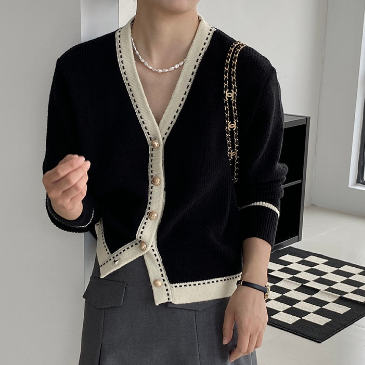 Черный кардиган с пуговицами