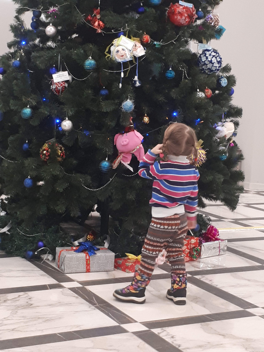 Дед Мороз есть, его не может не быть.