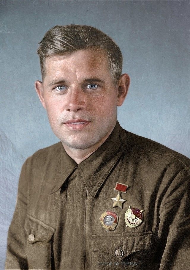 Можно ли найти фото рядового солдата времён Великой Отечественной войны и где это сделать?
Да, можно найти фото рядового солдата времён Великой Отечественной войны. Для этого нужно предпринять следующие шаги:
1. Опрос родственников: начните с опроса всех известных родственников солдата, чтобы узнать, сохранилась ли у них его фотография.
2. Поиск в школьных выпускных альбомах, личных делах по месту работы или учёбы, архивах сельских советов, архивах социально-политической истории, старых газетах и уголовных делах.
3. Восстановление утраченных данных: если довоенная биография солдата неизвестна, восстановите её через архивы, например, через Российский государственный архив социально-политической истории (РГАСПИ).
4. Изучение боевого пути: изучите военные документы, чтобы узнать место службы и звание солдата.
5. Обращение в районные и городские военкоматы: там могут храниться учётные дела солдат, содержащие информацию о фотографиях.
6. Поиск в Центральном архиве Министерства обороны РФ (ЦАМО РФ) в городе Подольске: здесь находятся личные дела и учётные карточки офицерского и генеральского состава, которые могут содержать фотографии.
7. Поиск в личных делах с 1930 по 1970 годы: в них могут быть сведения о командирах, участниках Великой Отечественной войны, получивших звания ещё до войны, а также личные дела офицеров, получивших звания уже после войны.
8. Использование других источников: фотографии солдат можно найти на фотографиях в семьях сослуживцев, в газетах военного времени, в кинохрониках подразделений, в карточках военнопленных, в личном деле по месту учёбы или работы после войны, на досках почёта и в архивах предприятий, на которых работал ветеран, в архиве кинофотодокументов, в юбилейных сборниках, в советах ветеранов, в музеях частей и подразделений РККА, в музеях боевой славы и на надгробных памятниках.
#цамо #арзивподольск #фотография #рядовой #вов #бессмертныйполк #личноедело #памятьнарода #ркка #ргаспи #боевойпуть