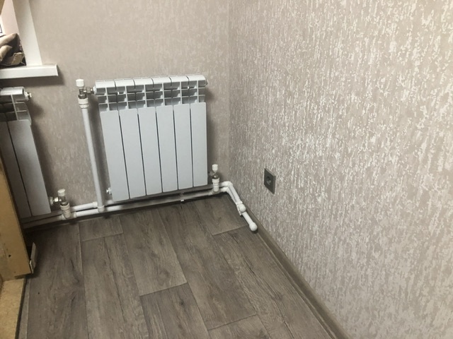 Подключаться нужно было к этой батарее. 