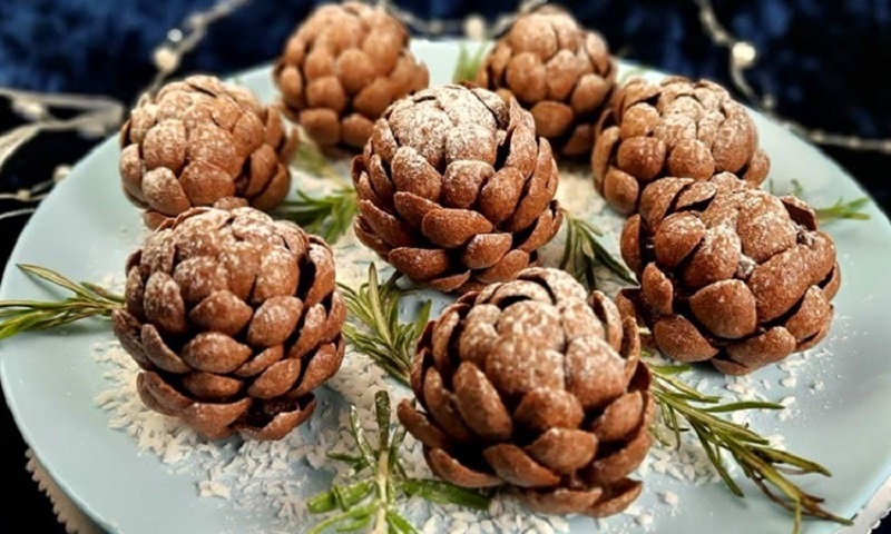 Особые новогодние пирожные «Шишки» - уникальный десерт без выпечки