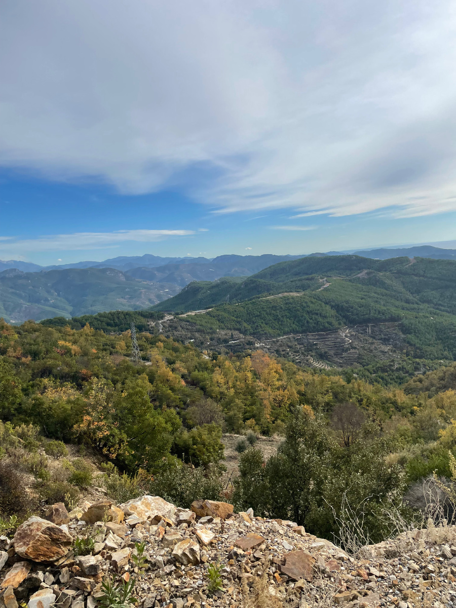 Вид по дороге в горы