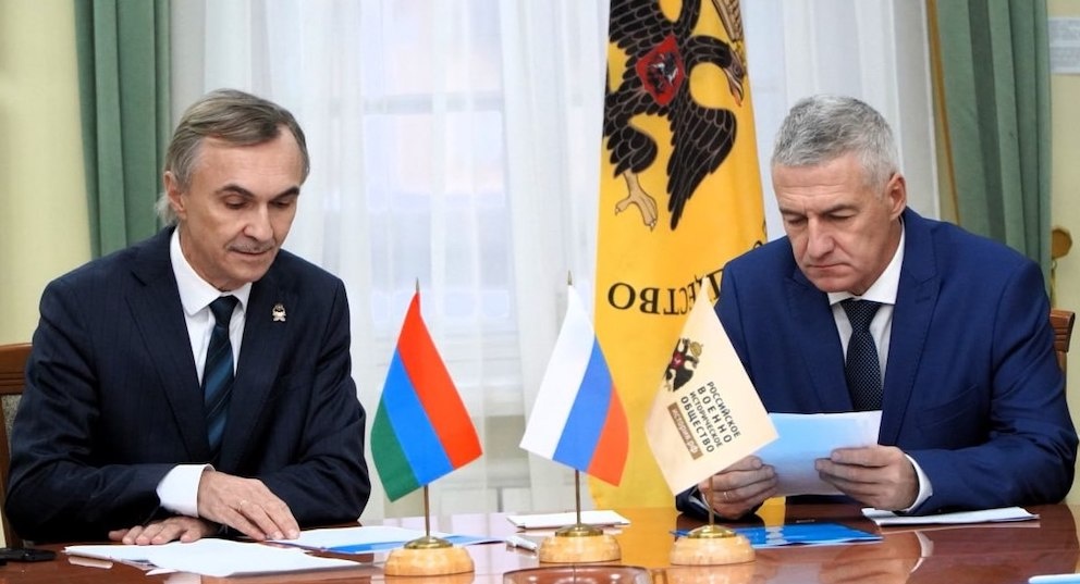 Глава Карелии Артур Парфенчиков полон тяжёлых дум.