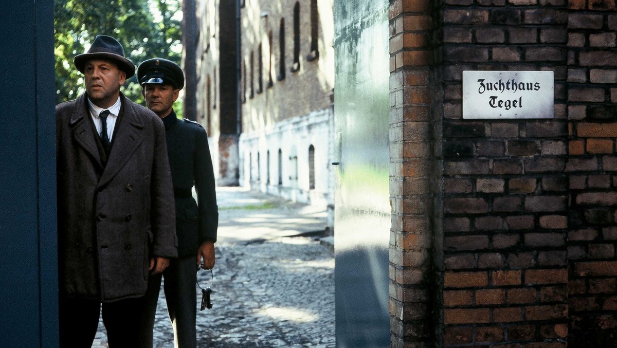 Первая страница романа. Франц Биберкопф выходит на свободу