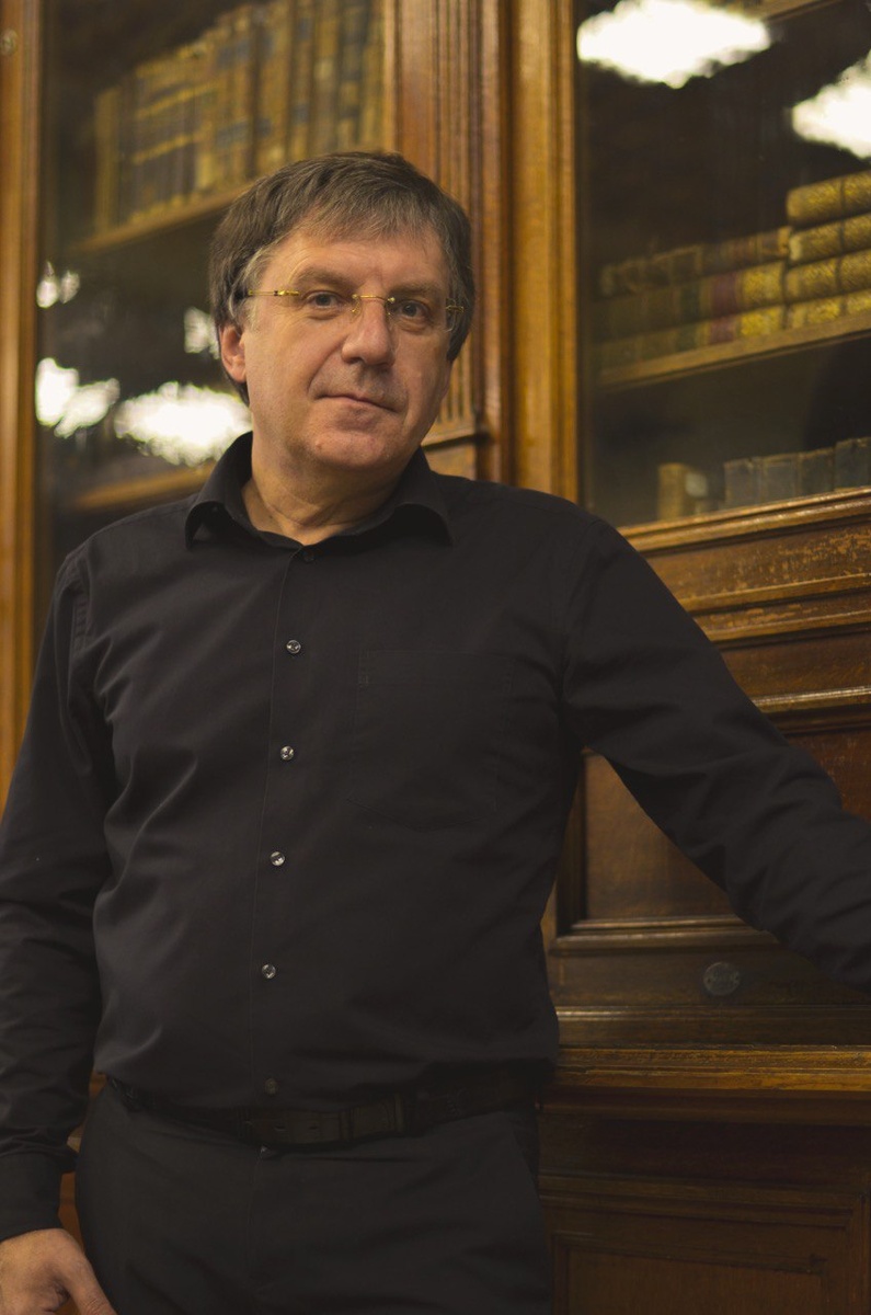 Изличного архива героя публикации