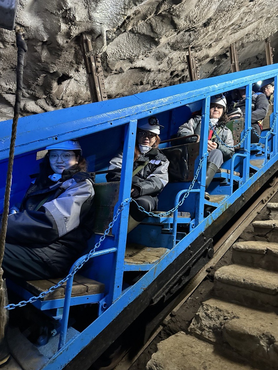 Кинематографисты из Китая на руднике «Каула-Котсельваара», пгт. Никель Мурманской области.