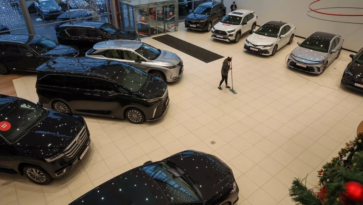 NEWS.ru/TACC. Утильсбор на автомобили снова повысят уже 1 января 2025 года. Автор: Алексей Белкин Источник: NEWS.ru/TACC
