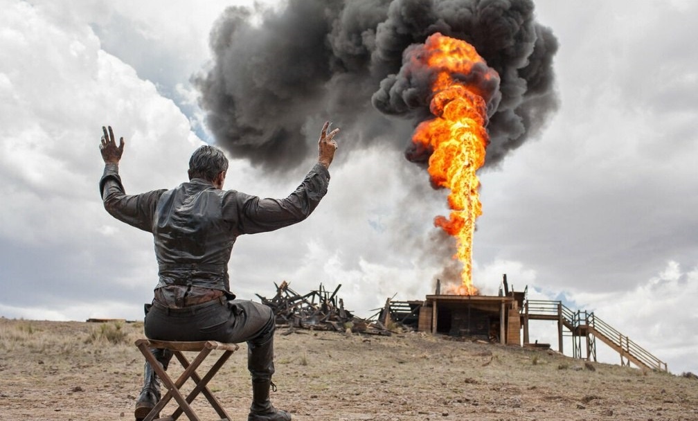 Кадр из фильма "Нефть" ("There Will Be Blood", 2008 год, режиссёр - Пол Томас Андерсон). Кстати, советую к просмотру.