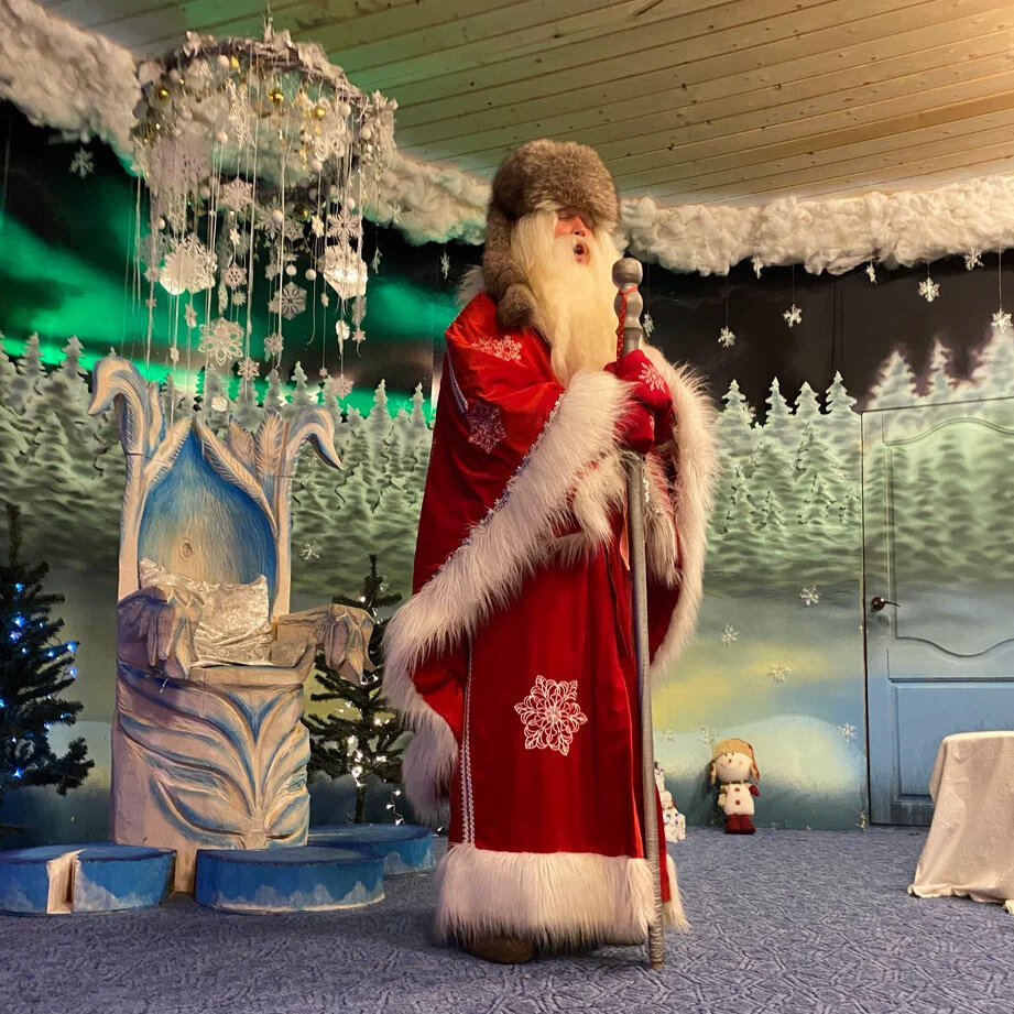 Талвиукко проводит выступления для детей с элементами интерактива, например управляет погодой и показывает чудеса физики. Фото: Дмитрий Н. / Яндекс Карты