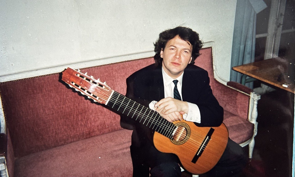 С декакордом перед концертом