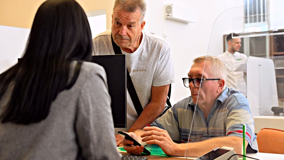 Предпенсионный возраст зачастую усложняет процесс поиска работы