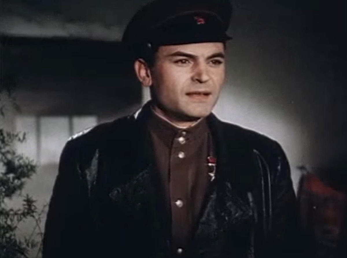 Кадр из кинофильма "Кавалер Золотой звезды", 1950 г., режиссер Юлий Райзман, сценарист Борис Чирсков, композитор Тихон Хренников (скриншот) 