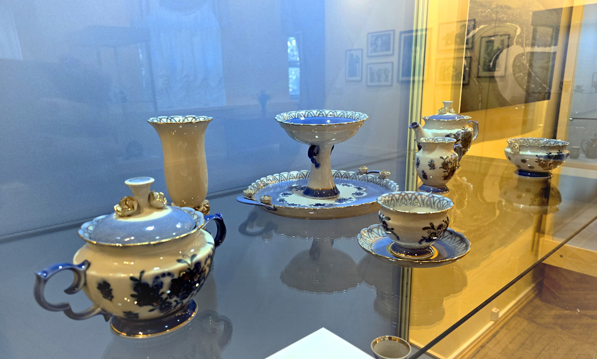 Чайный сервиз "Свадебный", 1987 г., из экспонатов выставки