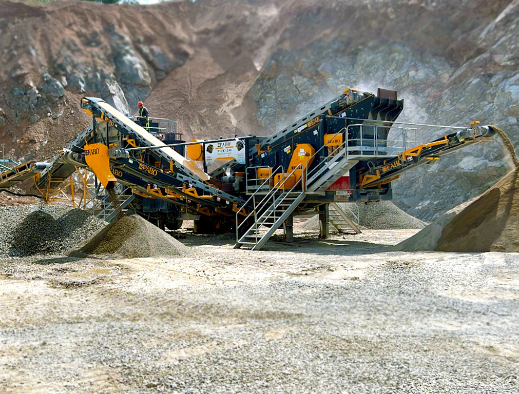 FABO МСС-300. Полумобильная конусная дробилка на колесном шасси.