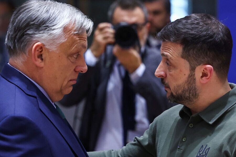     Премьер-министр Венгрии Виктор Орбан и Владимир Зеленский. Источник: gazeta.r Автор фото: Yves Herman/Reuters