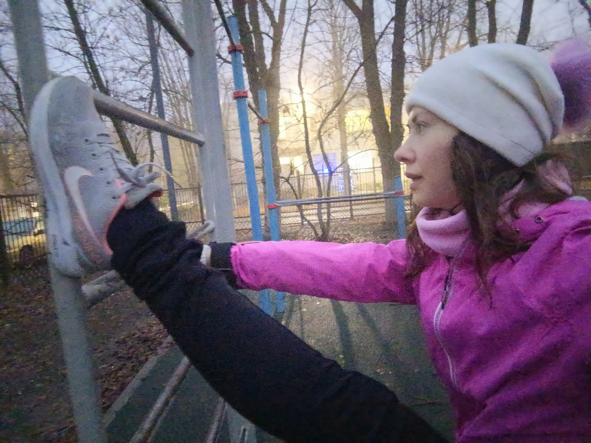 Тянусь-стараюсь после пробежки 😊