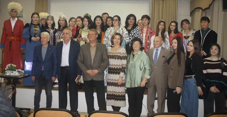 На фото: Участники презентации 