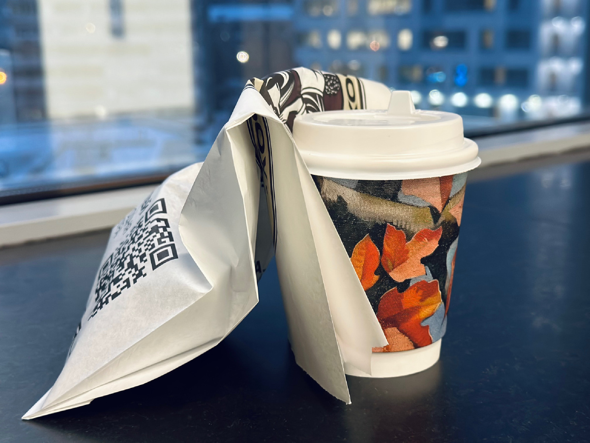 Каждый рабочий день я теперь покупаю кофе, чтобы взбодриться☕️ Давно я все же не проводила в офисе полный день🤷🏻‍♀️ И это чувствуется.