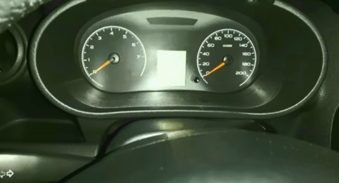 Щёлкает стартер, машина не заводится