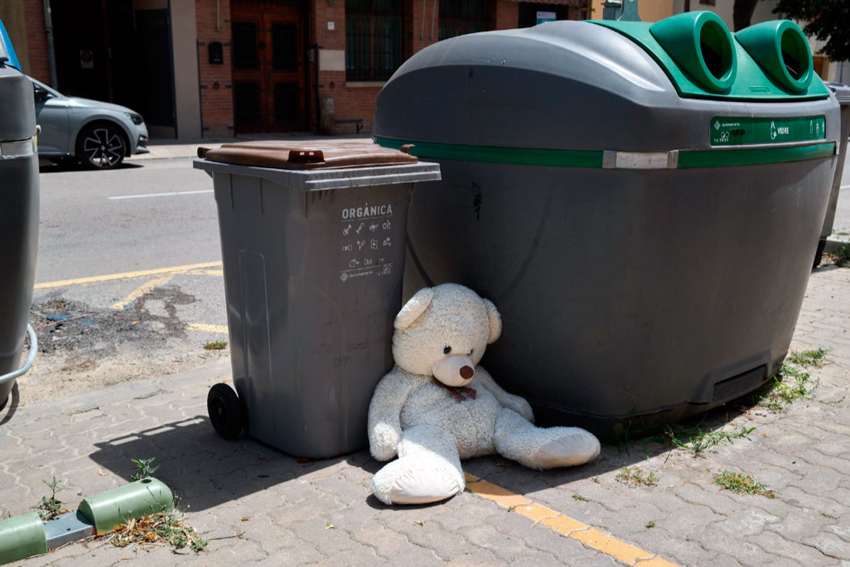 Цель всех человеческих отношений – отвлечь мысли, чтобы перестать осознавать жизнь
