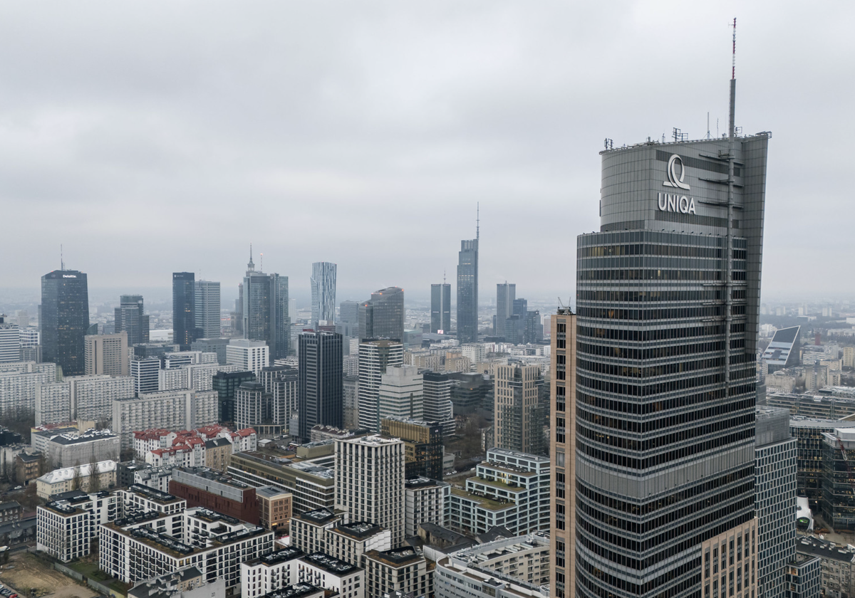 Хмурая Варшава мало похожа на стандартные туристические фотки старых улиц и зданий