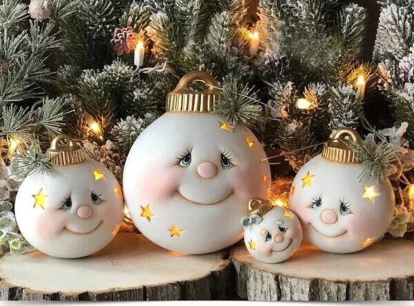 Друзья! До Нового года осталось совсем немного времени ...Все ближе и ближе праздники! Желаем вам отличного дня и пусть новогодняя атмосфера витает вокруг вас!