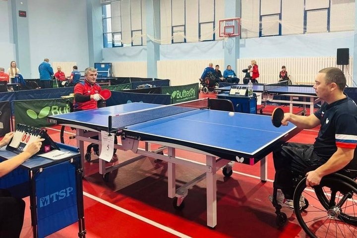 Раиль Галиакберов за игровым столом . Фото: предоставлено Фарходом Исмаиловым