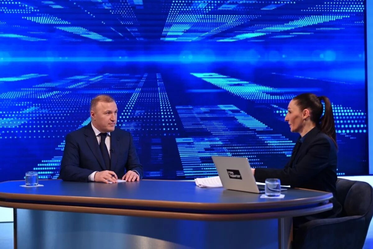    Глава Адыгеи провел прямую линию
