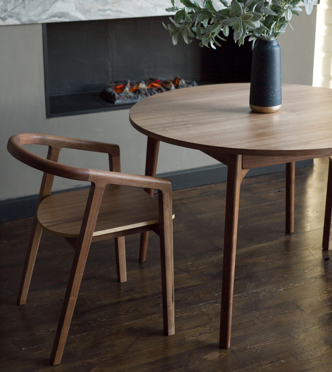 Круглый раздвижной стол ЭКСПАНД и стулья ЭРГО