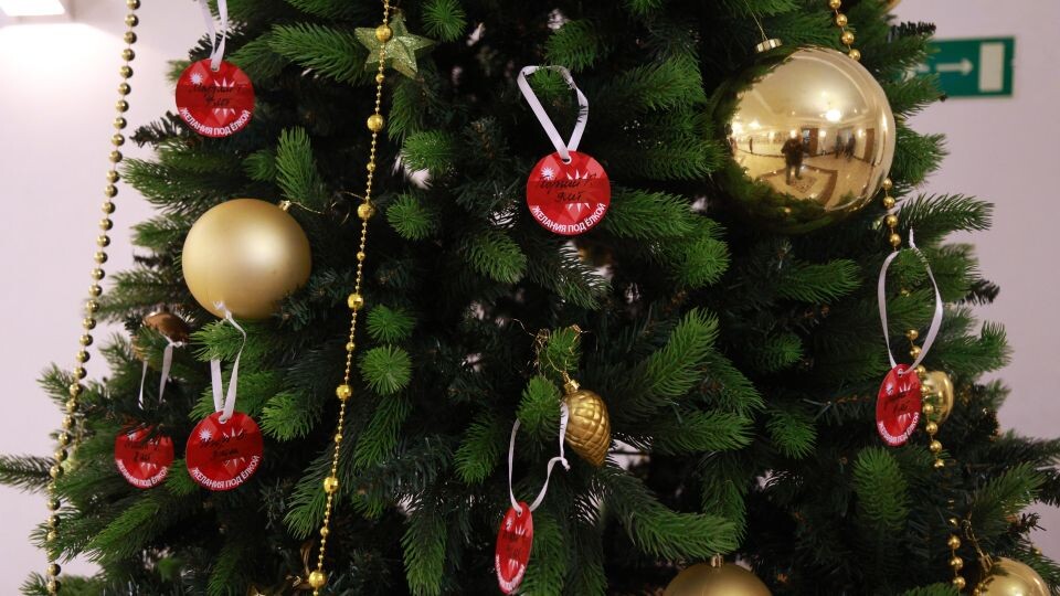    "Ёлка желаний" в АКЗС. Источник: Олег Укладов