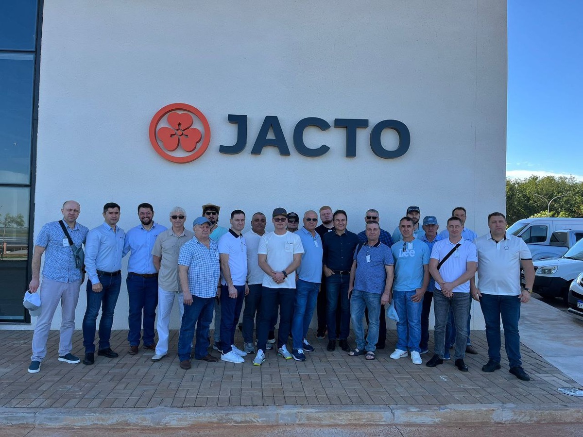 Менеджеры компании Агро-мастер в Бразилии 