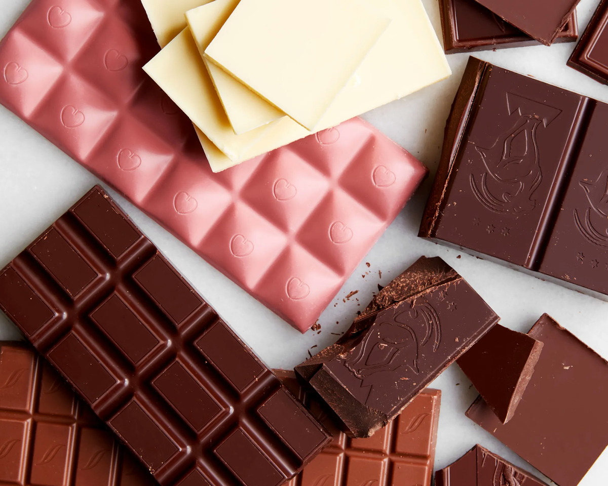  Шоколадные плитки с разным содержанием молочных ингредиентов