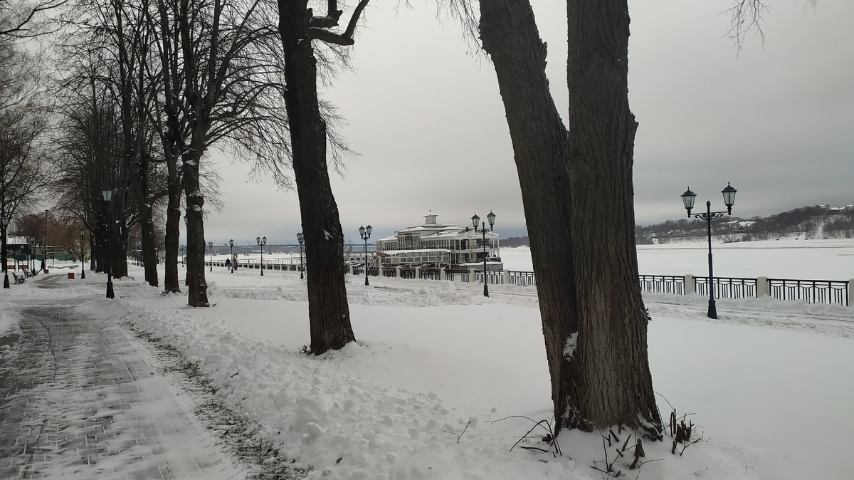 Привет вам от красавицы Волги. Набережная Костромы