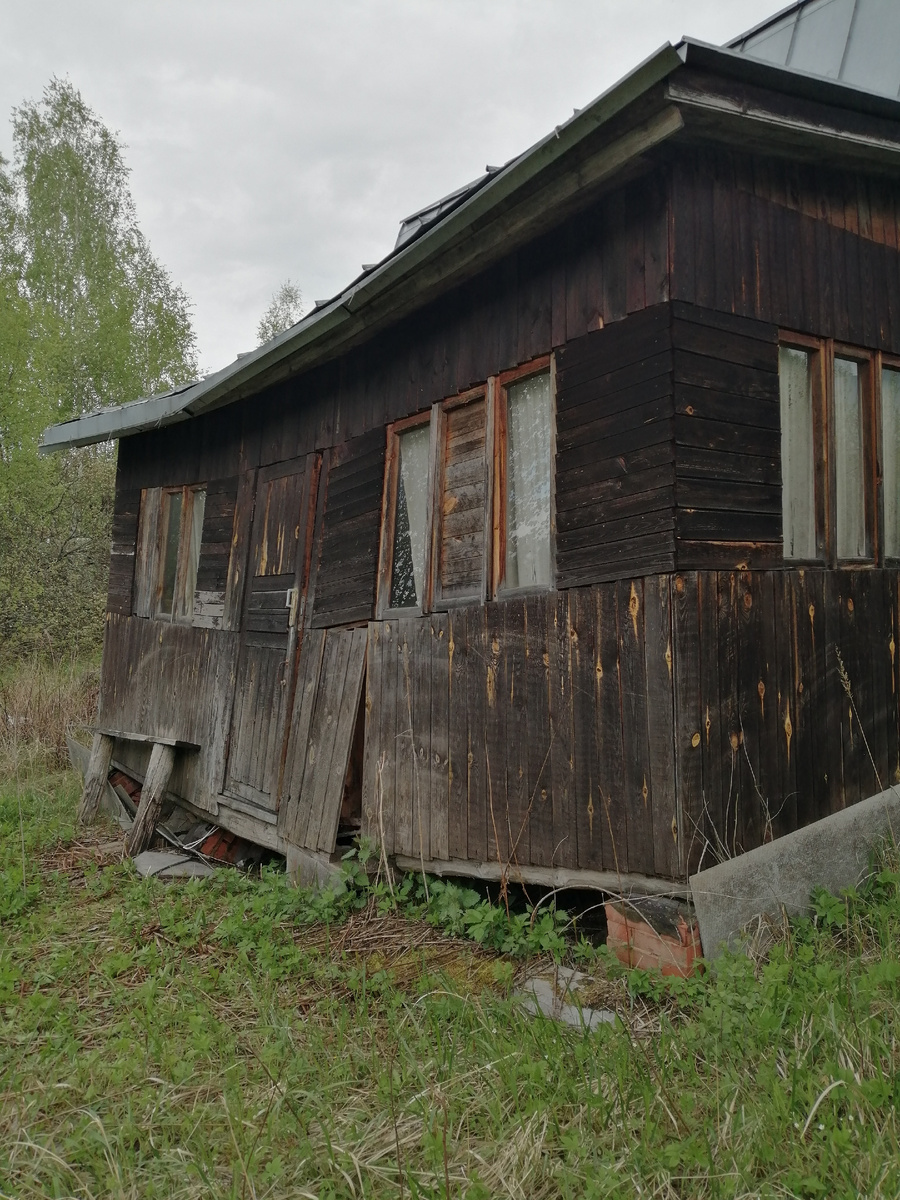 Входная группа, если это конечно можно назвать входной...